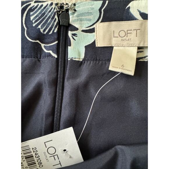 LOFT 6 NWT Blue floral print A-Line skirt. - Picture 8 of 9
